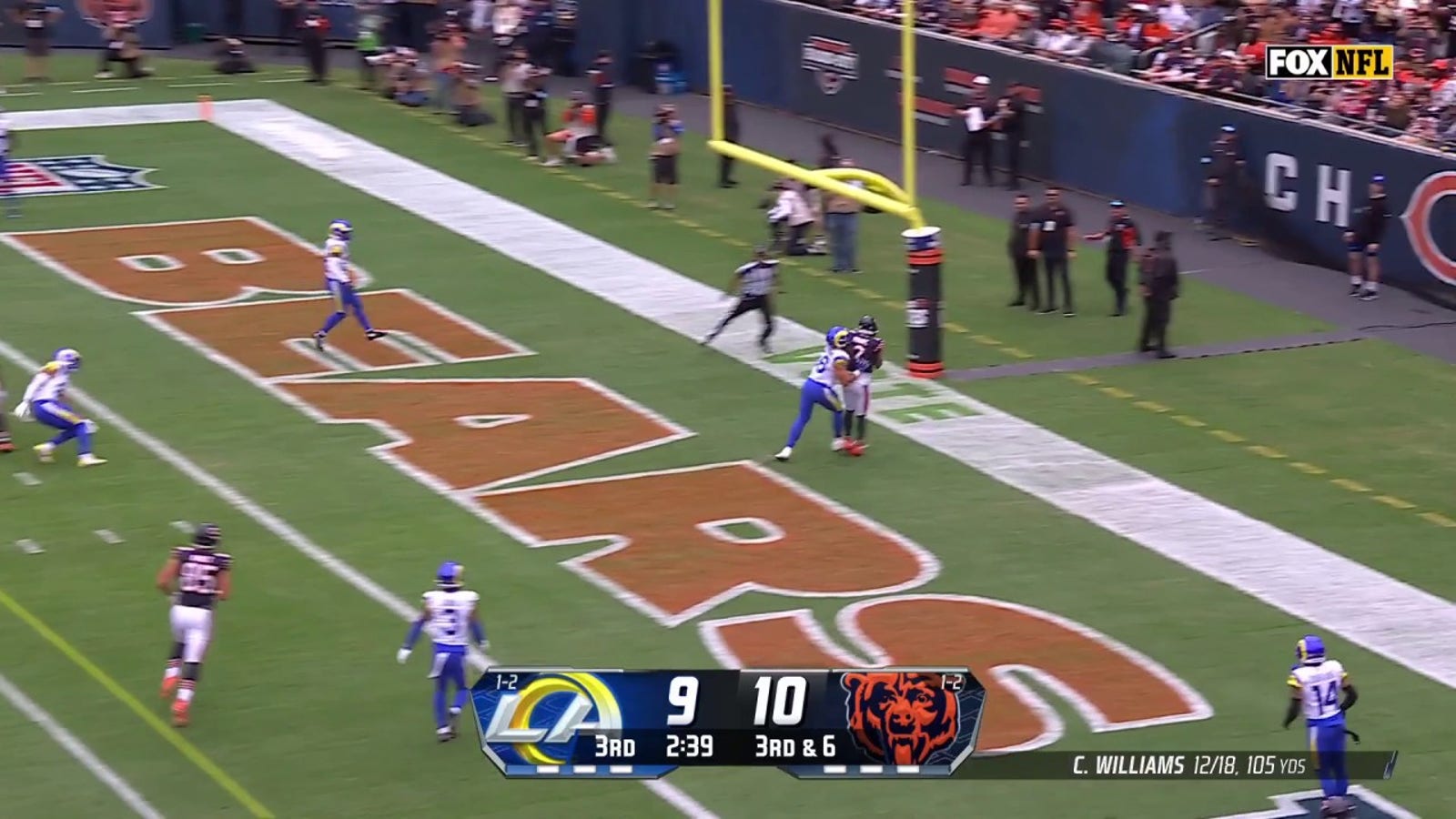 Bears' Caleb Williams finds DJ Moore for a nine-yard TD vs. Rams