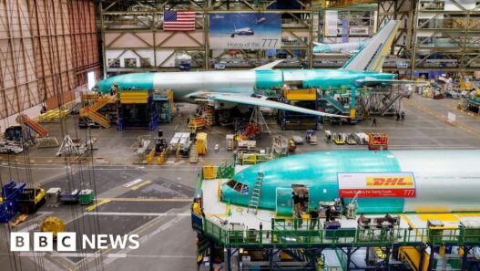 Boeing staff get 25% pay hike in deal to avoid strike