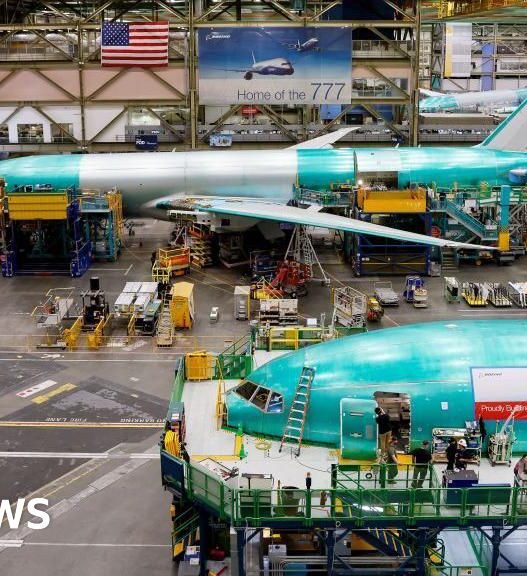 Boeing staff get 25% pay hike in deal to avoid strike