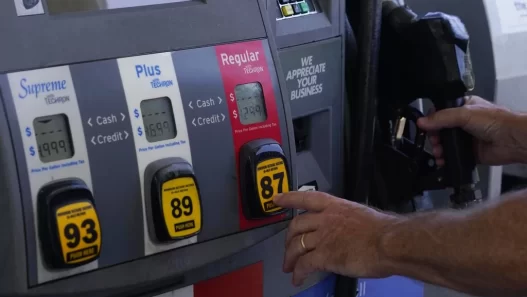 Gas prices: Decrease at the pumps to begin the work week