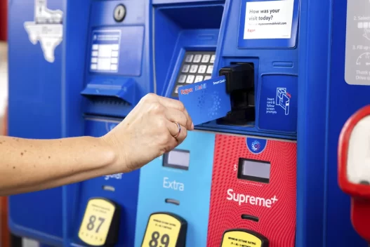 Gas prices: New lows at the pumps to start the work week