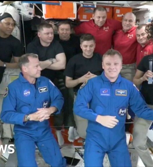 ISS welcomes crew of docked SpaceX capsule