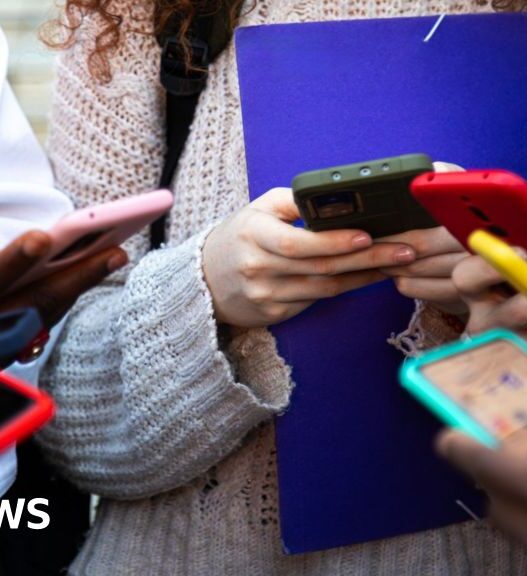 Ormiston Academies Trust to go phone-free