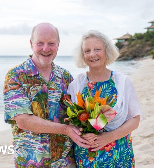 Post Office campaigner Alan Bates marries on Richard Branson's island