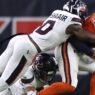 Texans’ Azeez Al-Shaair Throws Punch At Roschon Johnson After Bears Swarm At Him For Smashing Caleb Williams