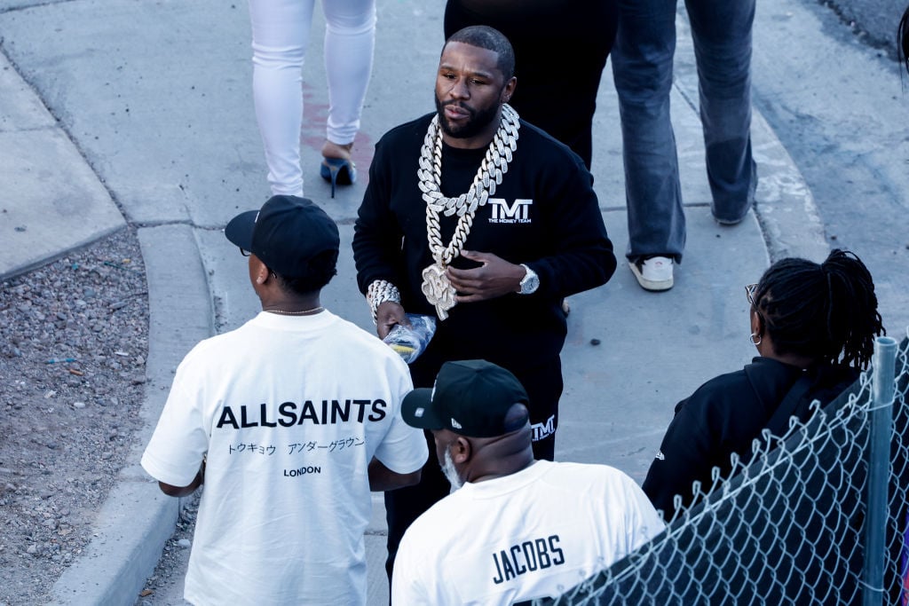 LAS VEGAS, NEVADA - FEBRUARY 11: Boxing Promoter and Former Professional Boxer Champ Floyd Mayweather, Jr. arrive to Allegiant Stadium prior to the start of Super Bowl LVIII between the San Francisco 49ers and Kansas City Chiefs at Allegiant Stadium on February 11, 2024 in Las Vegas, Nevada. The Chiefs defeated the 49ers 25 to 22 in OT. (Photo by Don Juan Moore/Getty Images)