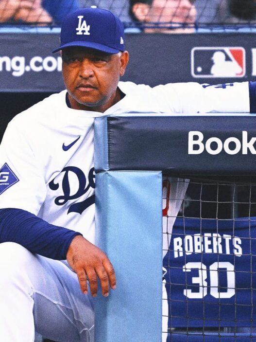 Dodgers' Dave Roberts says it's 'unsettling' Manny Machado seemed to throw ball at him