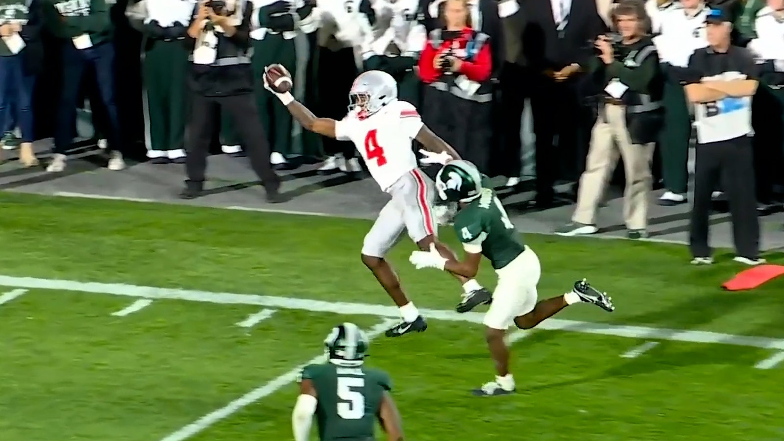 Ohio State's Jeremiah Smith makes an UNREAL one-handed touchdown catch vs. Michigan State