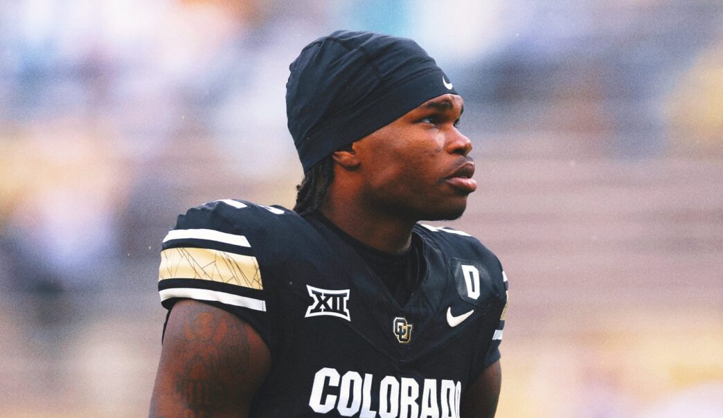 Colorado's Travis Hunter leaves game vs. KSU with apparent shoulder injury