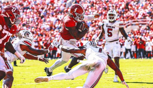 Alabama overcomes botched onside recovery to beat South Carolina, 27-25