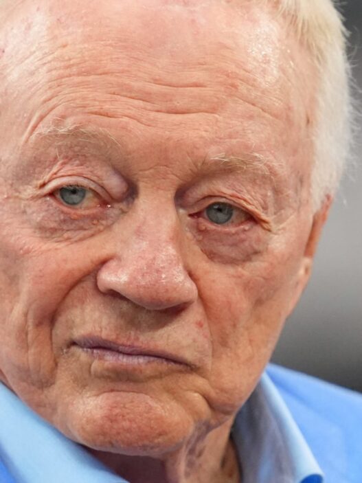 Completely Unaccountable Jerry Jones Talks Utter Rubbish About Derrick Henry, Mike McCarthy During Radio Interview