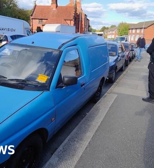 Daniel Day-Lewis film shoot ticketed by traffic wardens