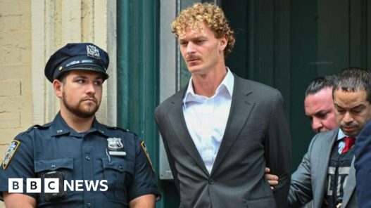 Daniel Penny trial begins in New York for chokehold subway death of Jordan Neely