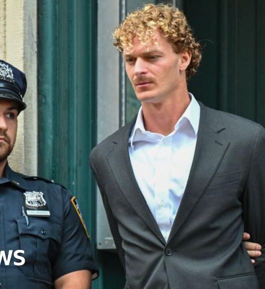 Daniel Penny trial begins in New York for chokehold subway death of Jordan Neely