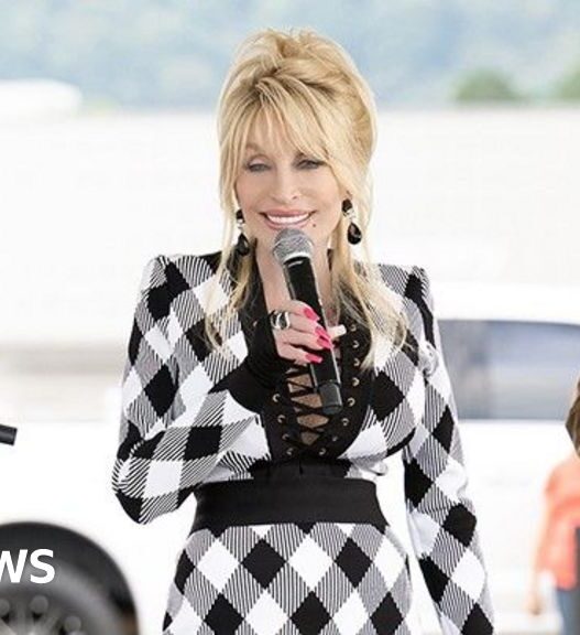 Dolly Parton donates $1m to recovery efforts