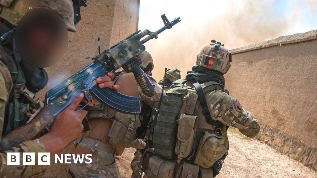 Hundreds of ex-special forces to be allowed in UK