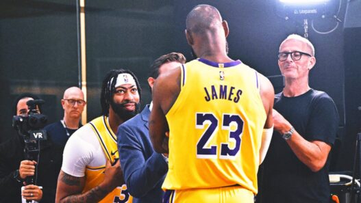 LeBron James, Anthony Davis will play in Lakers' first two preseason games