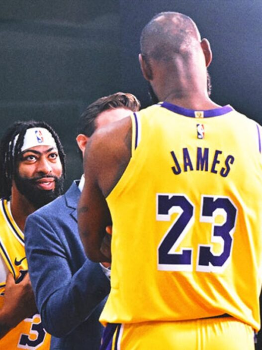 LeBron James, Anthony Davis will play in Lakers' first two preseason games