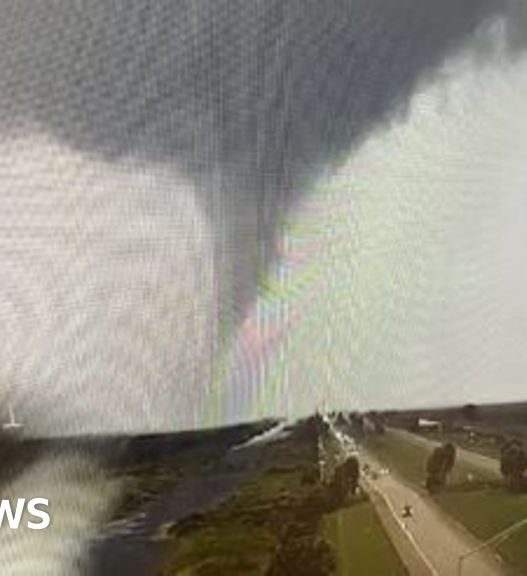 Tornadoes reported as Hurricane Milton lashes Florida