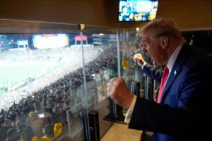 Trump greeted with ovation and chants of ‘USA’ at Pittsburgh Steelers game