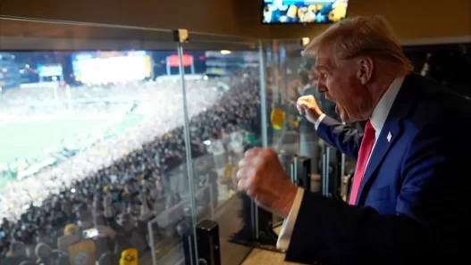 Trump greeted with ovation and chants of ‘USA’ at Pittsburgh Steelers game