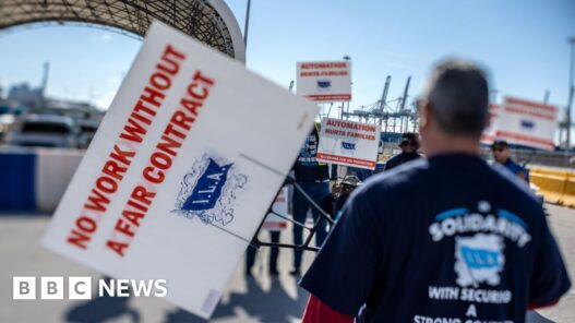 Union boss on US ports strike: 'I'm not playing games'